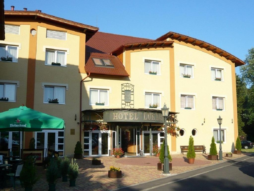 Hotel Lukacs Superior คาซิงค์บาร์ซิกา ภายนอก รูปภาพ