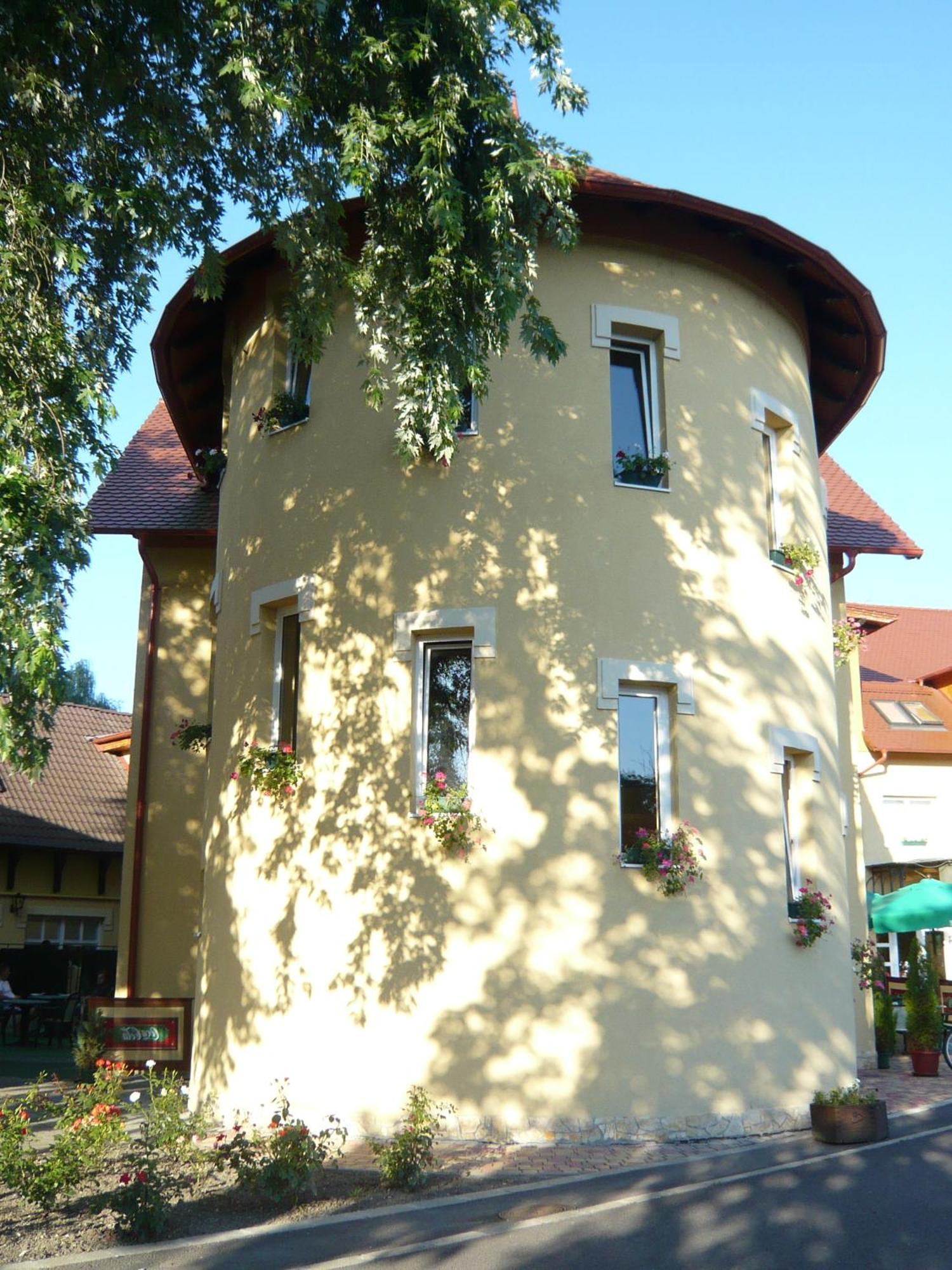 Hotel Lukacs Superior คาซิงค์บาร์ซิกา ภายนอก รูปภาพ