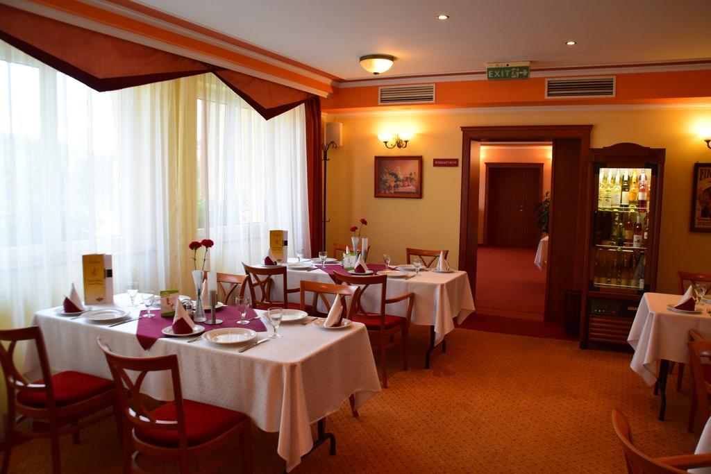 Hotel Lukacs Superior คาซิงค์บาร์ซิกา ภายนอก รูปภาพ
