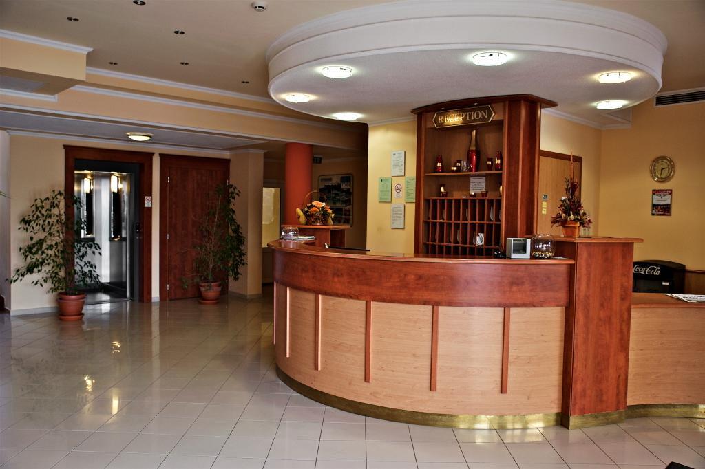 Hotel Lukacs Superior คาซิงค์บาร์ซิกา ภายนอก รูปภาพ