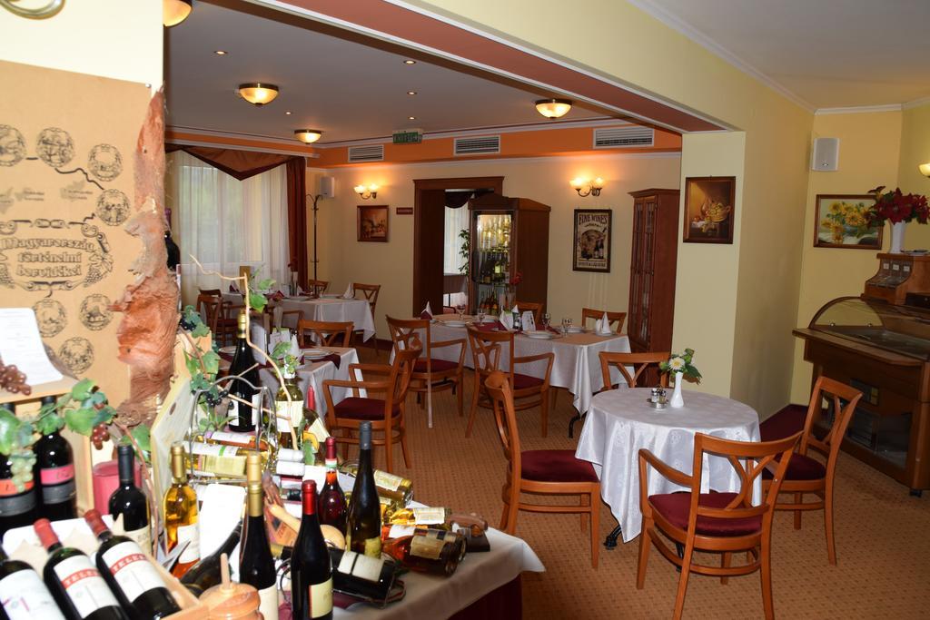 Hotel Lukacs Superior คาซิงค์บาร์ซิกา ภายนอก รูปภาพ