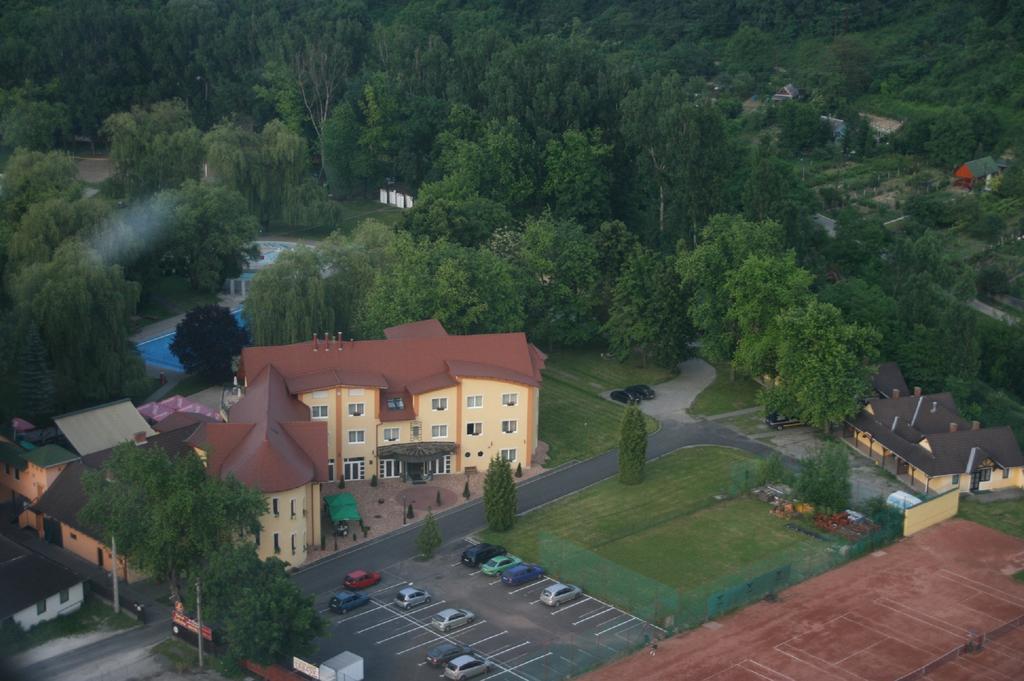 Hotel Lukacs Superior คาซิงค์บาร์ซิกา ภายนอก รูปภาพ